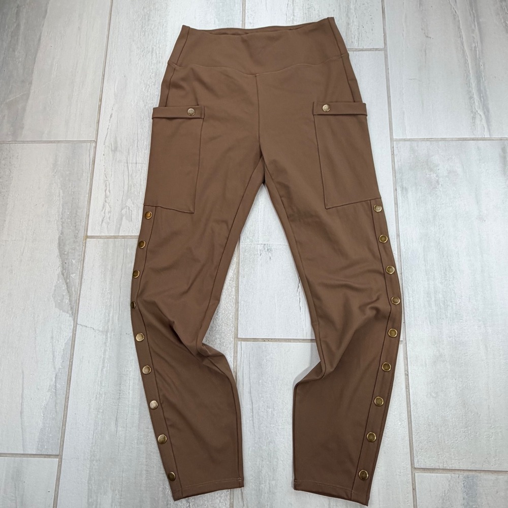 Halara Brown High Rise Cargo Leggings Side Snap Buttons M NWT